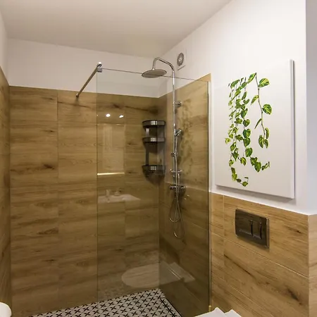 Heron - 77 Wigury Street Apartment *