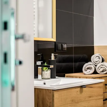 Heron - 77 Wigury - Dostep Na Kod - Parking - Smaczna Kawa - Centrum - Blisko Piotrkowska - Galeria - Widok Na - Klimatyzacja - 7 Pietro - Fv Daire