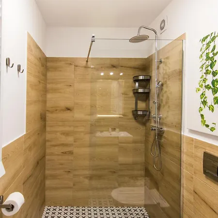 Heron - 77 Wigury - Dostep Na Kod - Parking - Smaczna Kawa - Centrum - Blisko Piotrkowska - Galeria - Widok Na - Klimatyzacja - 7 Pietro - Fv Lägenhet *