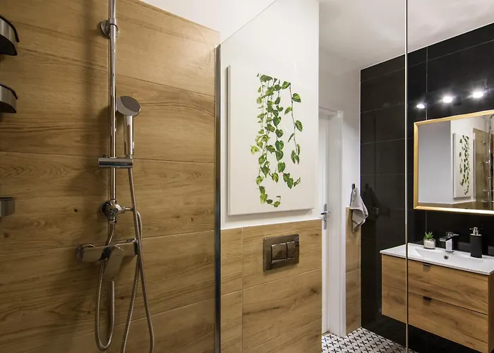 Heron - 77 Wigury - Dostęp Na Kod - Parking - Smaczna Kawa - Centrum - Blisko Piotrkowska - Galeria - Widok Na - Klimatyzacja - 7 Piętro - Fv Apartament *